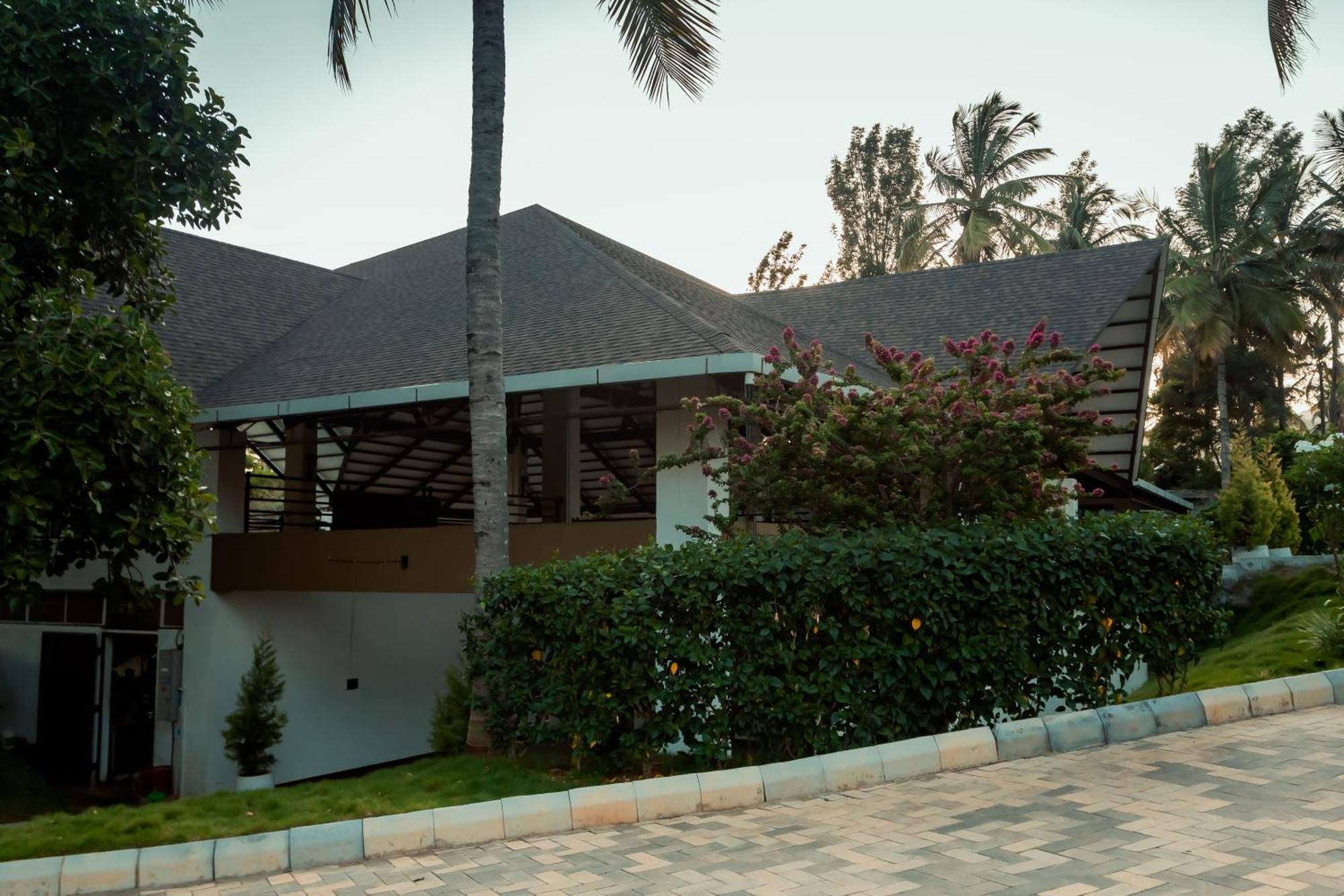 Commune18 Spa Resorts Чикмагалур Экстерьер фото
