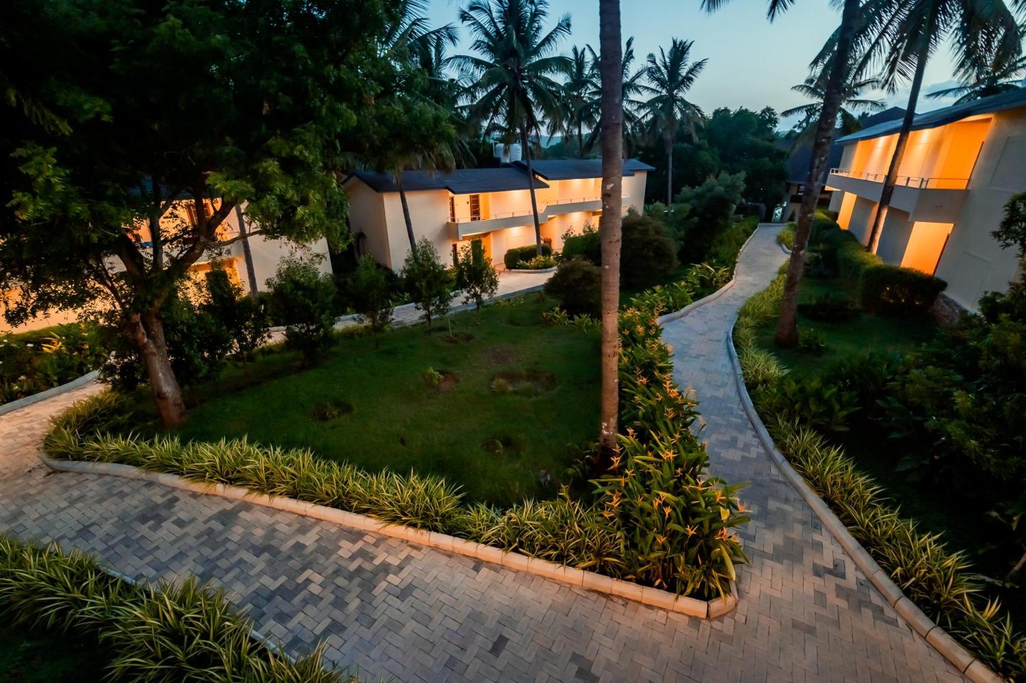 Commune18 Spa Resorts Чикмагалур Экстерьер фото